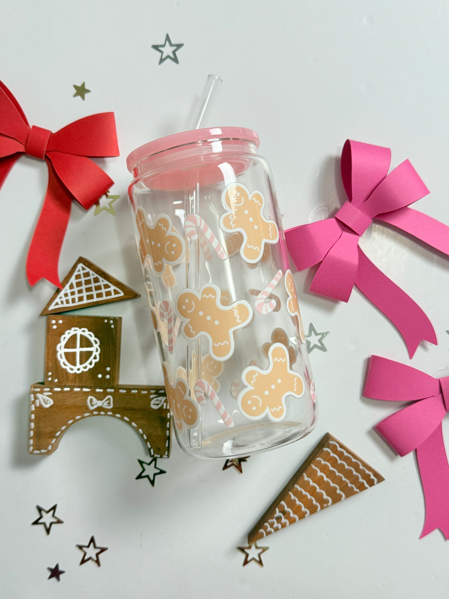 Gingi and candy canes - 16oz Tumbler with Bamboo Lid & Glass Straw